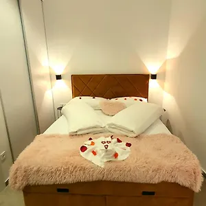Cozy Leprin In Old Town Apartment